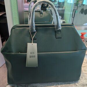 Beis Wicked Weekender in Green